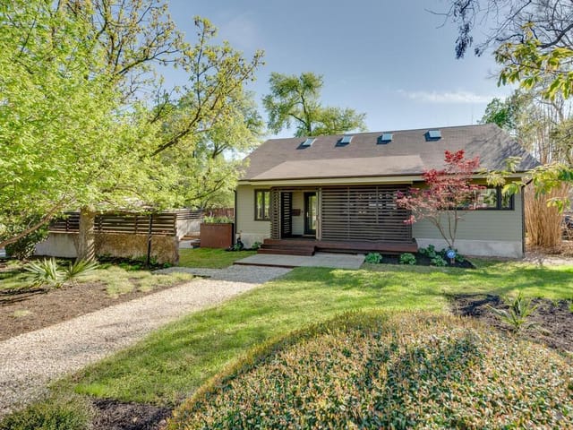2201 Bowman Ave