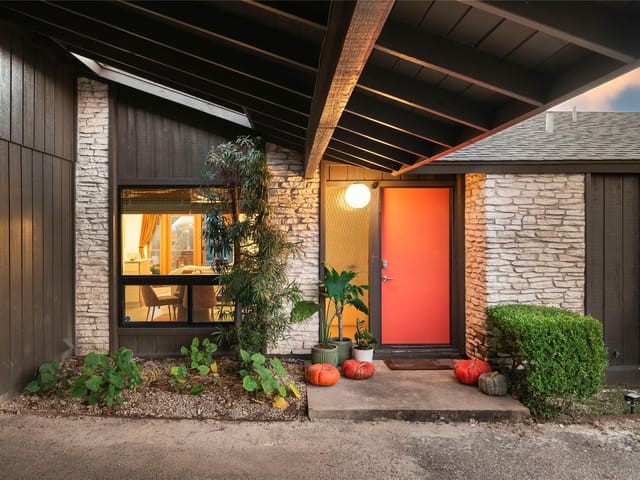 2201 Cadiz Cir