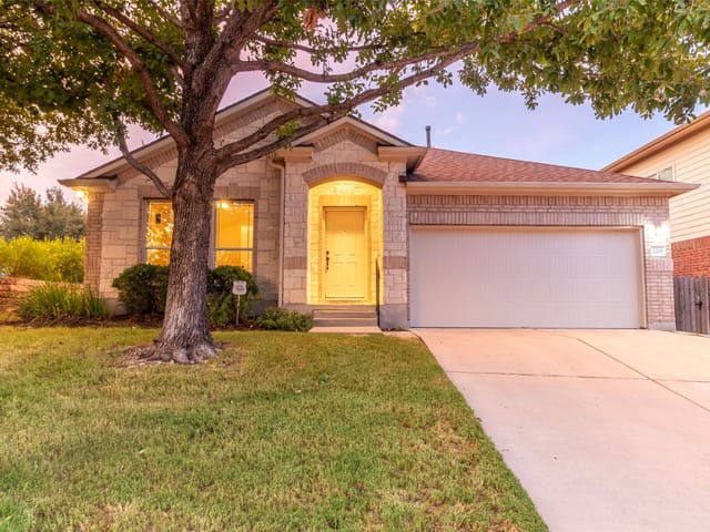 2201 Christoff Loop