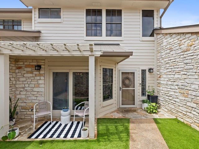 2201 Lakeway BLVD Unit #18