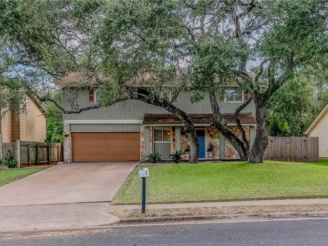 2201 Lear Ln