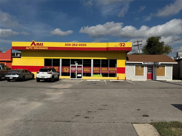 2202 - 2204 N Us Highway 281 Hwy N