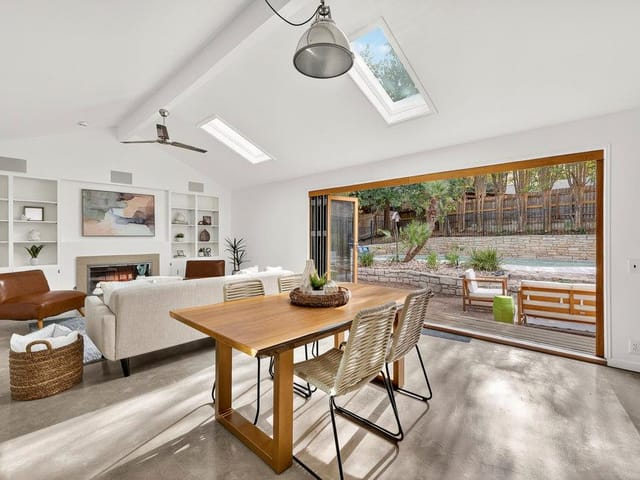 2202 Cypress Pt E