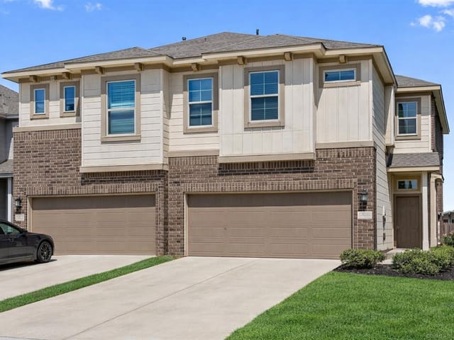 2202 Dillon Pond LN Unit #B