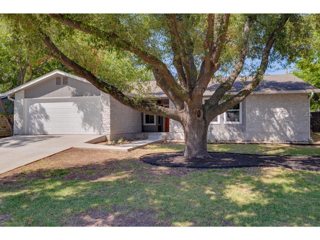 2202 Donna Dr