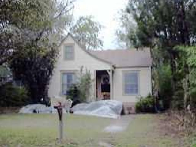 2202 IVA Ln
