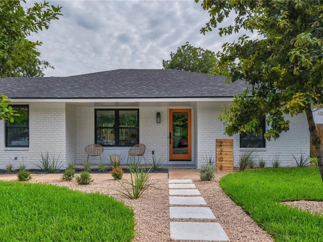 2202 Teakwood Dr - Sold by Keenan Group