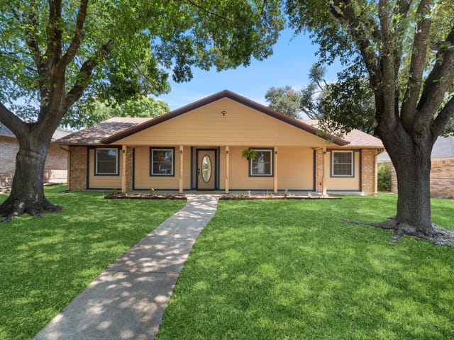 2202 Winchester DR