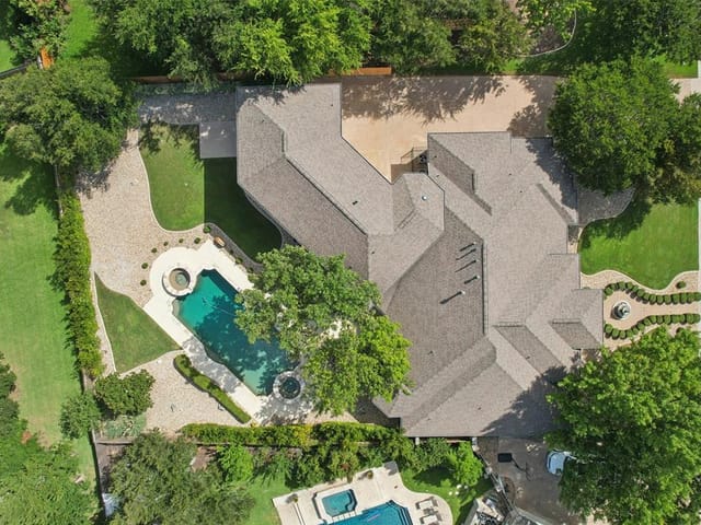 2203  Court Del Rey