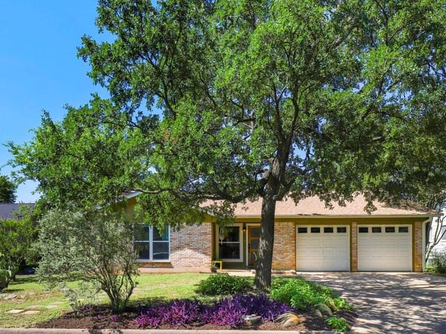 2203 Falcon Hill Dr