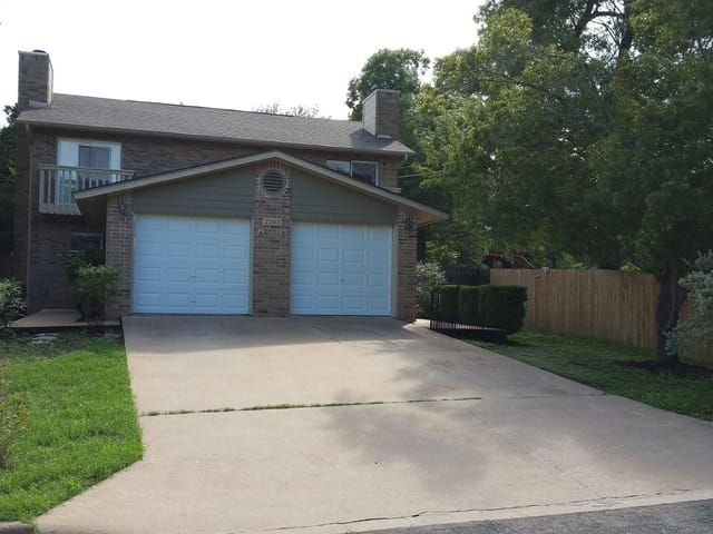 2203 Granberry Dr