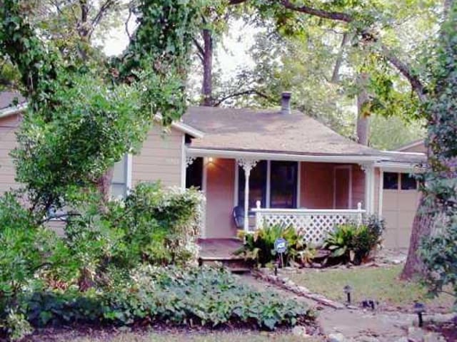 2203 IVA Ln