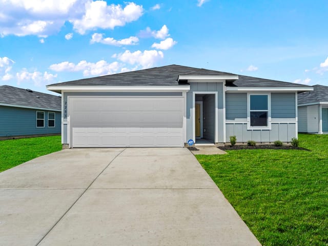 2203 Loganberry LN