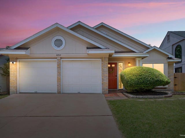 2203 Nathan Dr
