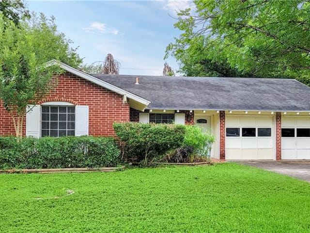 2203 Southern Oaks Dr