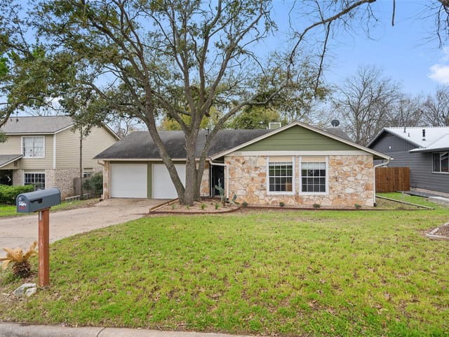2203 Trede Dr