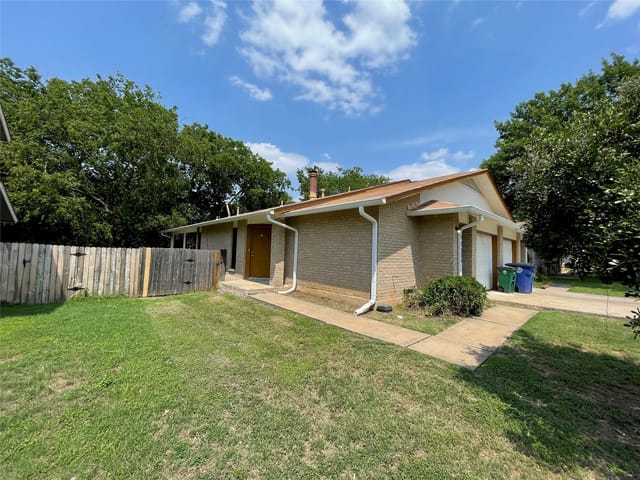 2204 Berkett Dr Unit #A & B