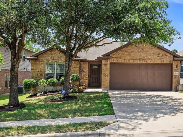 2204 Christoff Loop