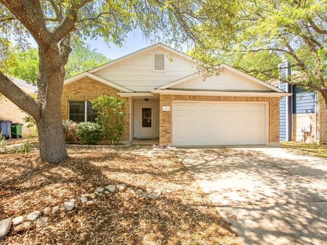 2204 Coats CIR
