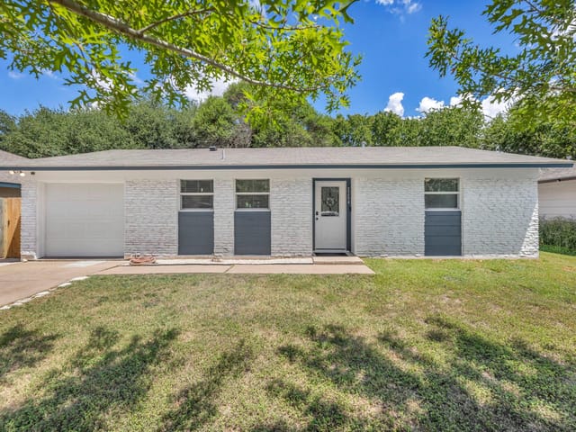 2204 Sorret Tree Ct