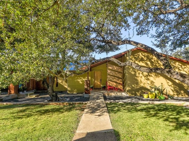 2204 Spring Creek Dr