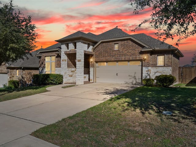 2204 Williston Loop