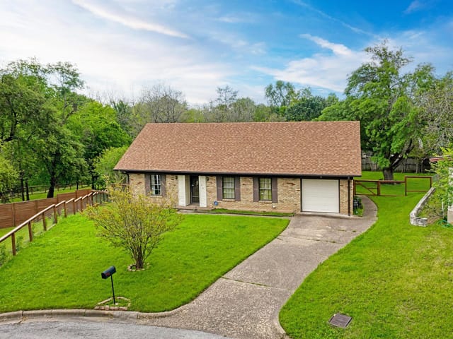 2205 Bahia Cir