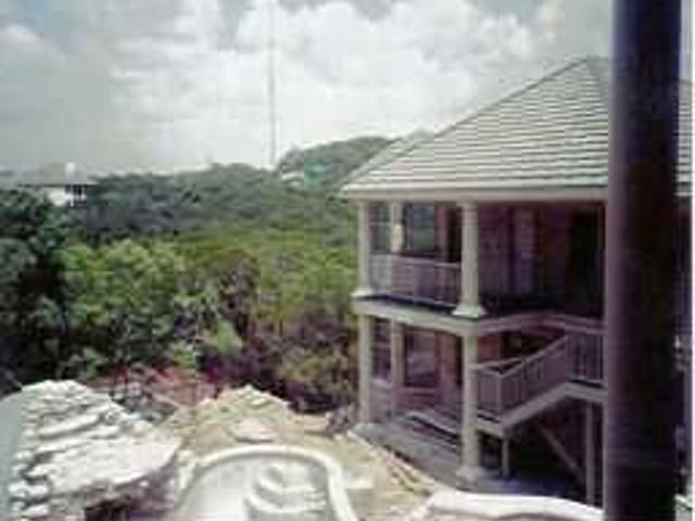 2205 FAR GALLANT