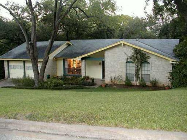 2205 Farnswood Cir