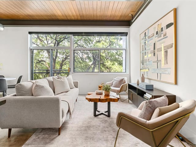 2205 N Lamar Blvd Unit #113