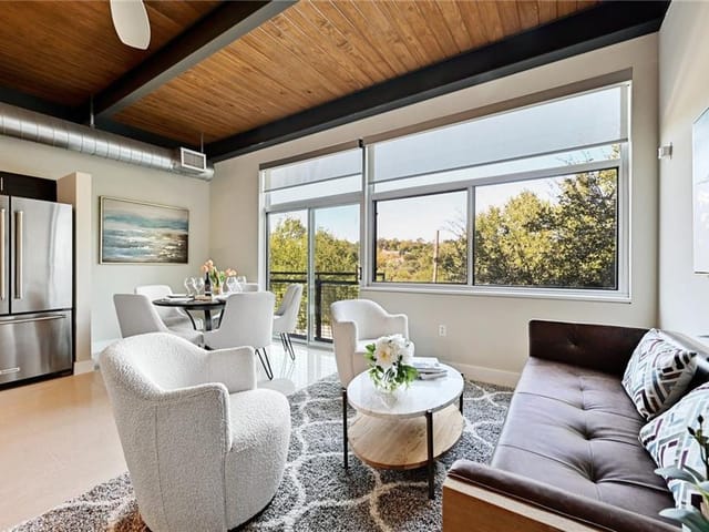 2205 N Lamar Blvd Unit #213