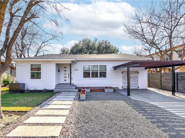 2205 Pasadena Dr