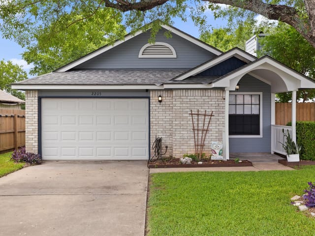 2205 Thornwild Pass