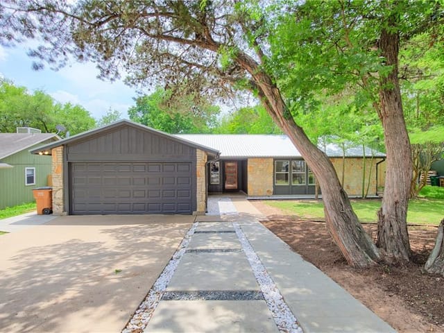 2205 Trede Dr