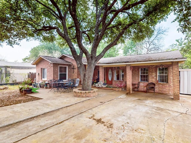 2206 Palo Pinto DR