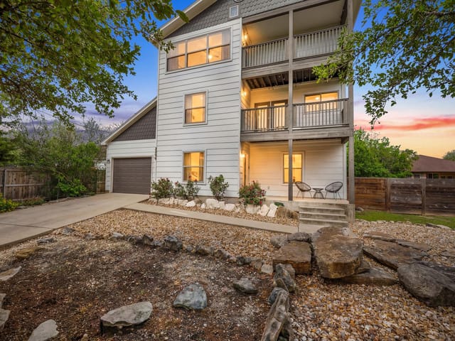 2206 Whitebead TRL