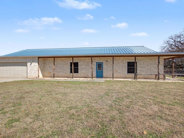 2207 Boxwood Cir