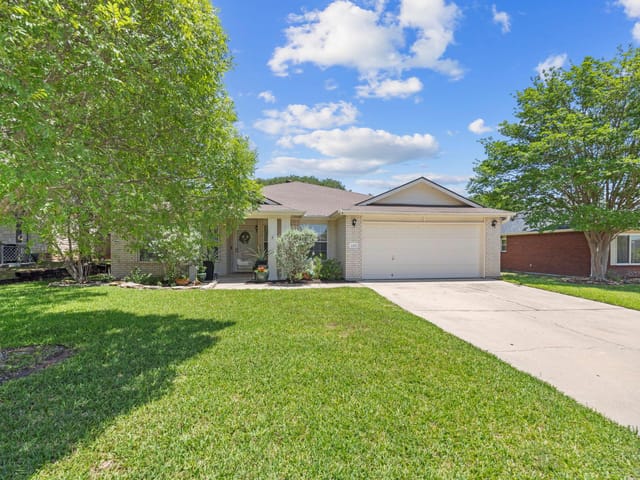 2207 Chippewa DR