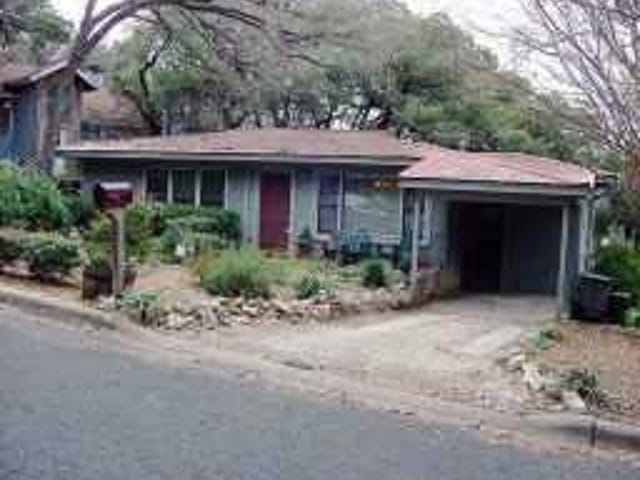 2207 LA CASA Dr