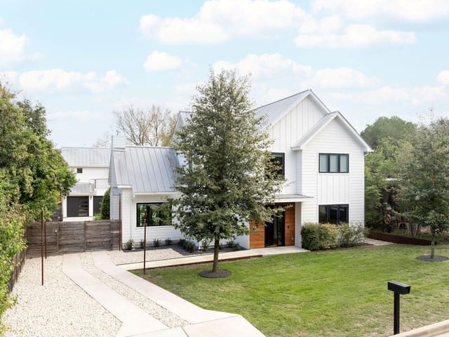 2207 Rebel Rd