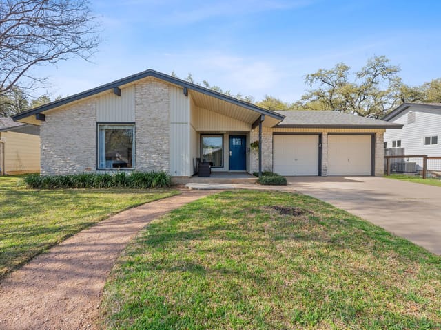 2207 Whitestone Dr