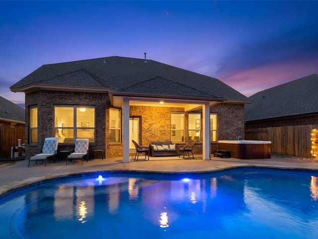 2208 Bonavista WAY