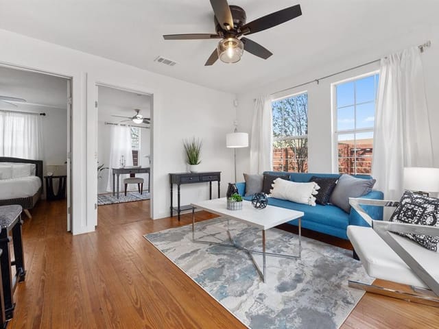 2208 E 18th St Unit #B