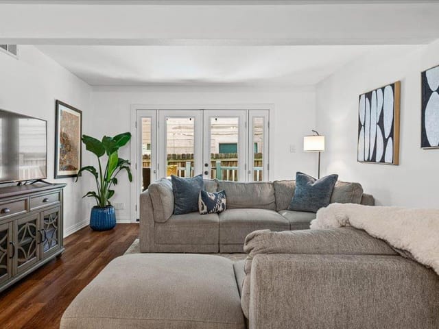 2208 Enfield RD Unit #107