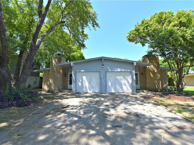 2208 LANIER Dr