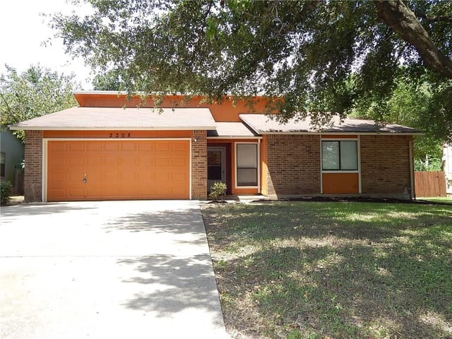 2208 Stratford DR