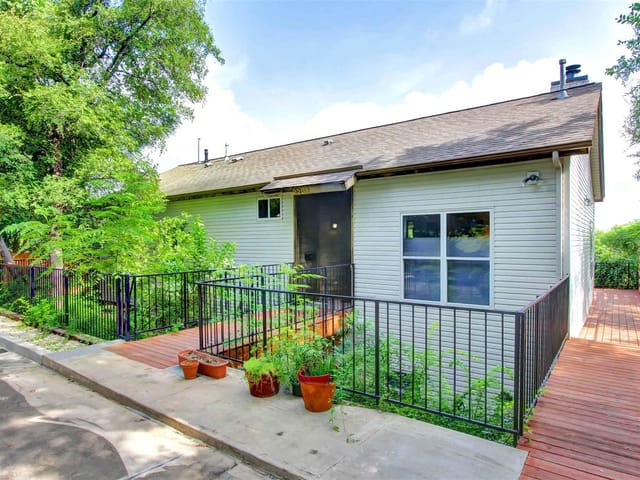 2208 Trailside DR