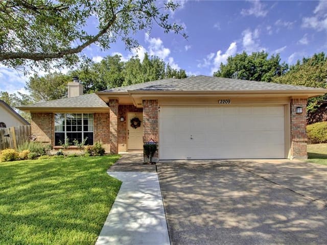 2209 Emmett Pkwy