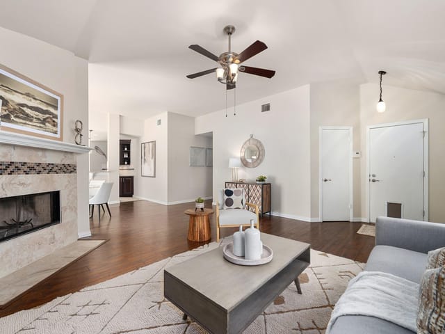 2209 Emmett PKWY