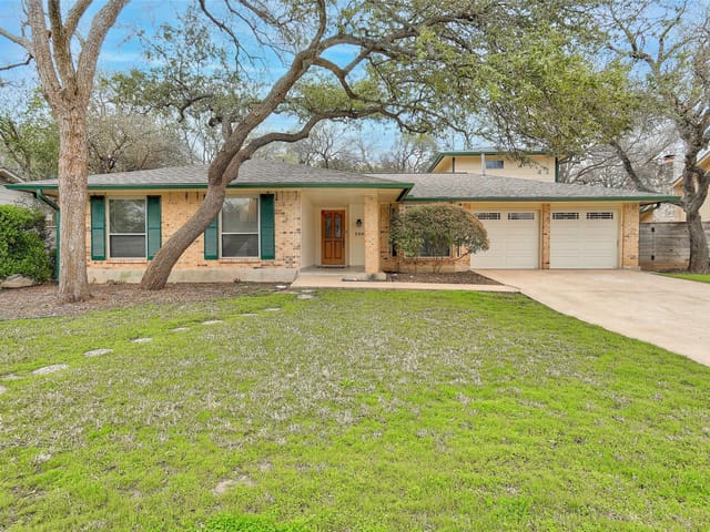 2209 Forest Bend Dr